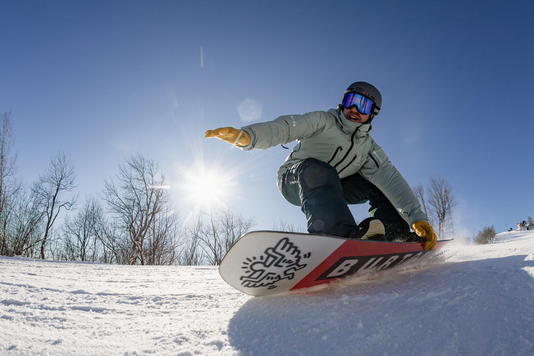 Bromont - Low Angle Snowboarder